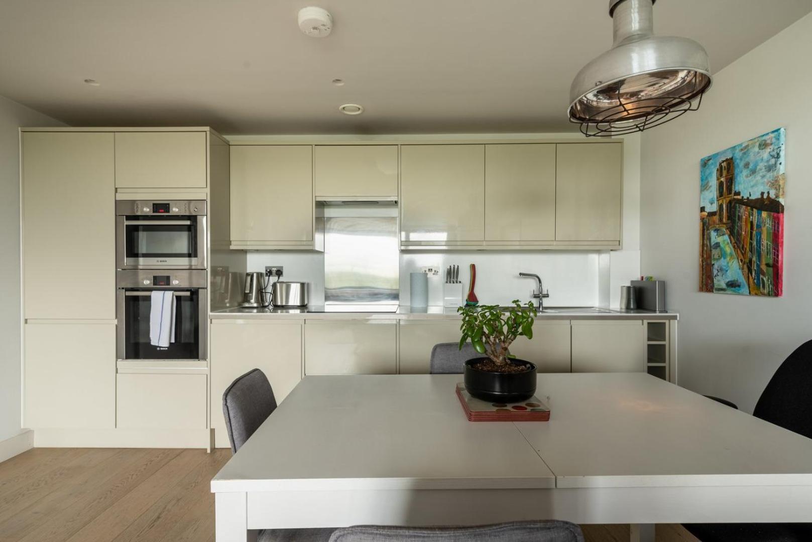 2 Bedroom | Attractions | Hotel Like Bristol Eksteriør billede